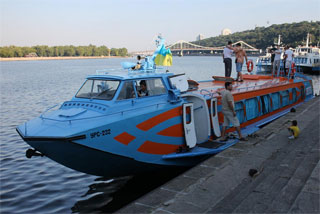 Hydrofoil Polissya-1 began Dnieper river cruises in Kiev