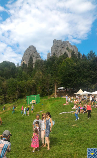 Tustan Festival in Urych | Festival Fair in front of Tustan Fortress