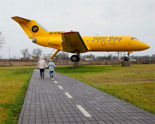 Restaurant Yellow Plane with Yak-40 opened 50 km from Kiev | Yak-40