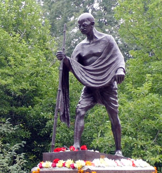 Mahatma Gandhi Monument erected in Kyiv A.V. Fomin Botanical Garden