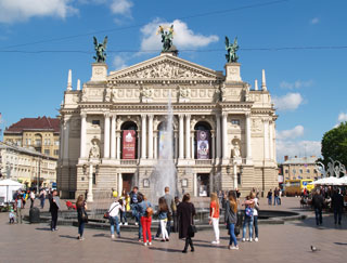 Lviv National Opera resume theatre tours for tourists on 11.08.2020