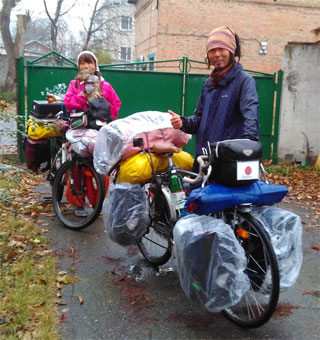 Japanese travelers around the world on bicycles visit Vinnytsa