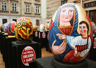Lviv Pisanka Festival | On 01.04-08.05.2016 at Museum square