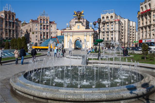 Kiev Fountains on Maidan Nezalezhnosti open on 01.05.2017