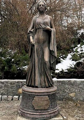 Sofia Potocki Statue is installed in Sofiyivka Park in Uman