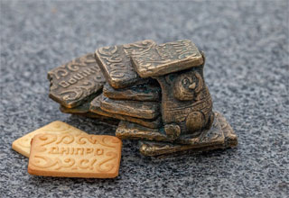 Mini-sculpture Dnipro Cookies in Dnipro