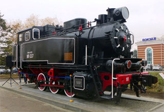 Steam Locomotive 9P-337 Monument installed at Kramatorsk Railway Station