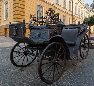 Сhernivtsi Tours resumed on 06.04.2022 in Chernivtsi City Center