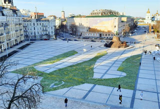 Million Tulips for Peace in Ukraine place in shape of trident in Kyiv