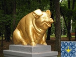 Romny Sights | Monument to Golden Pig